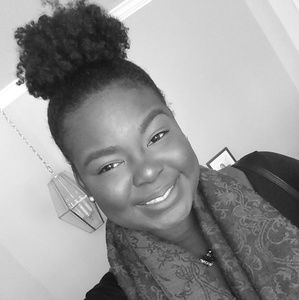 Meet your Posher, Adjoa